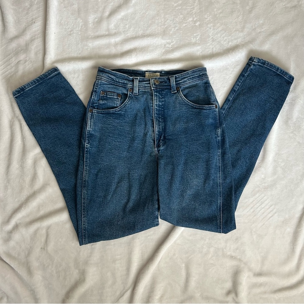 the perfect pair of high waisted mom jeans!